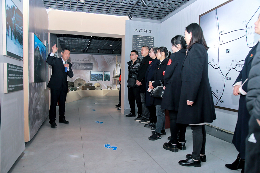 参观千佛山狙击战纪念馆02