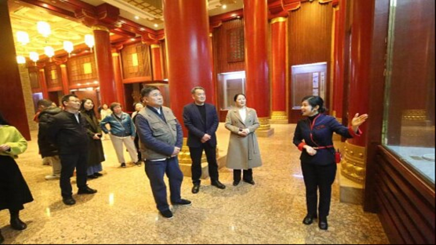 越王楼参观图